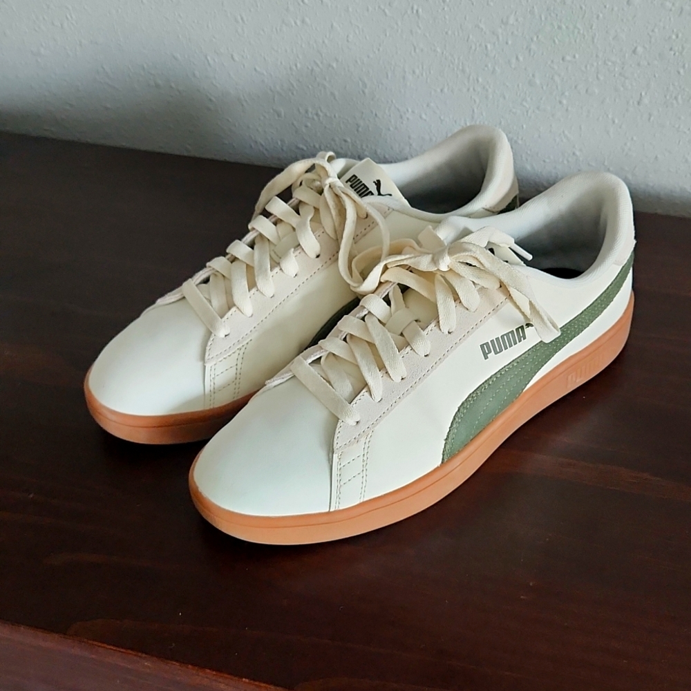 Puma Sneakers